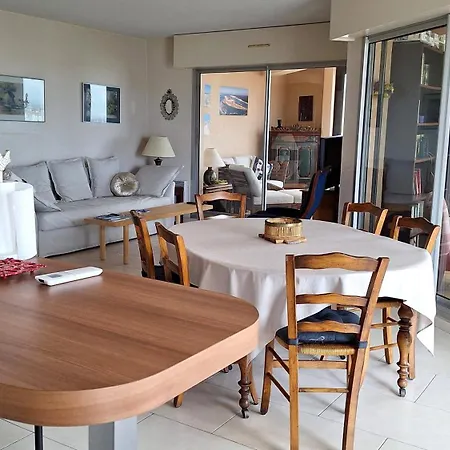 Vaste Avec Vue Sur Le Port De Plaisance Appartement